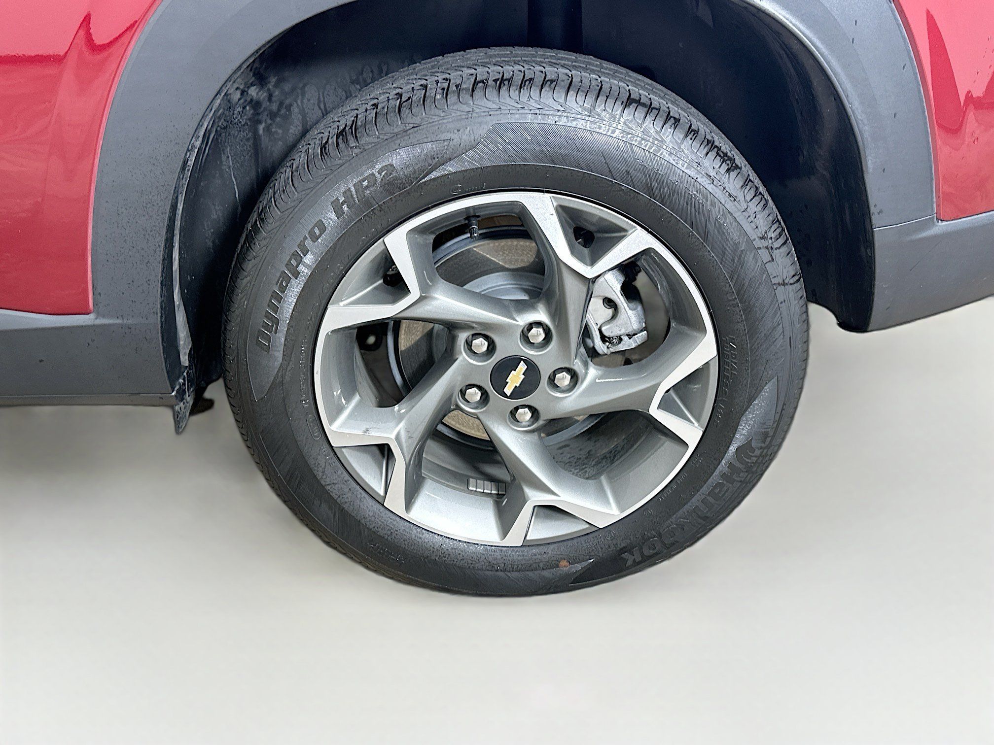 Used 2025 Chevrolet Trax LT FWD image 11