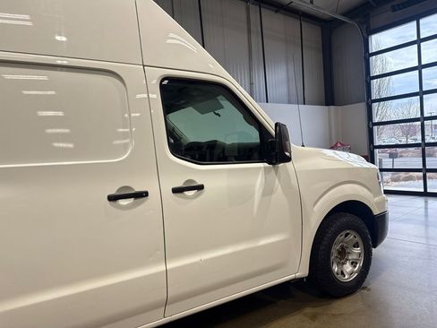 Used 2020 Nissan NV 2500 SV RWD image 33