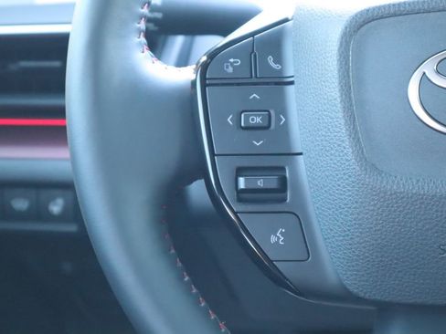 Certified 2025 Toyota Prius Plug-In Hybrid image 11