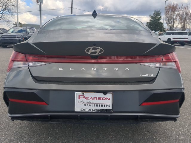 Used 2026 Hyundai Elantra Limited FWD image 5