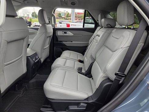 Used 2026 Ford Explorer Active w/ Active Comfort Package RWD image 11