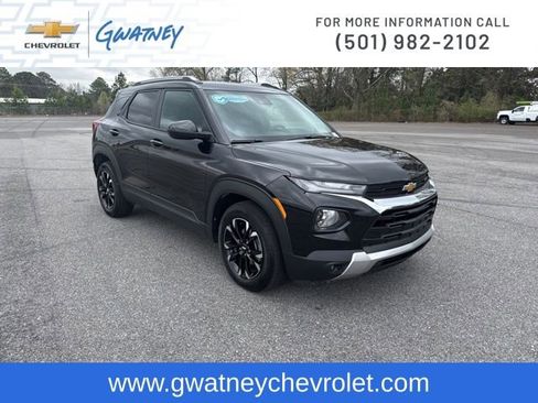 Used 2022 Chevrolet TrailBlazer LT w/ Convenience Package image 3