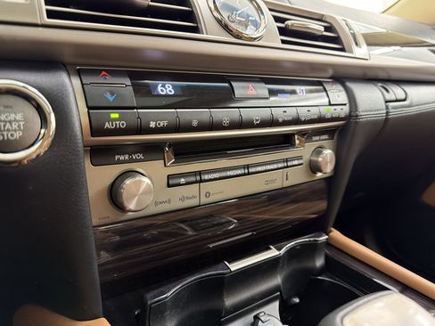 Used 2017 Lexus LS 460 w/ Comfort Package image 32