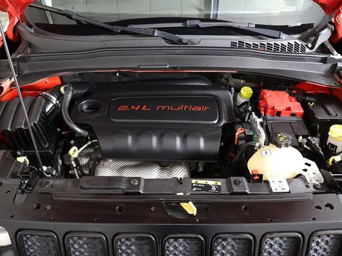 Used 2020 Jeep Renegade Altitude FWD image 14