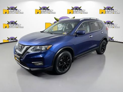 Used 2018 Nissan Rogue SV image 1