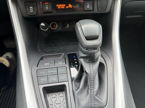 Used 2019 Toyota RAV4 XLE w/ Convenience Package AWD/4WD image 27