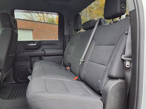 Used 2024 Chevrolet Silverado 2500 Custom w/ Custom Value Package image 7