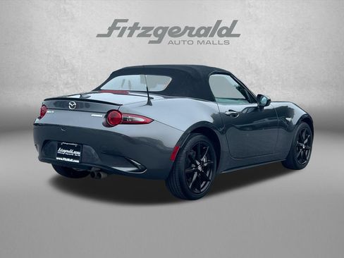 Used 2021 MAZDA MX-5 Miata Club RWD image 8