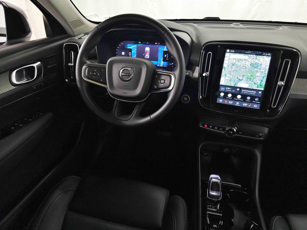 Certified 2024 Volvo XC40 B5 Plus w/ Climate Package AWD/4WD image 18