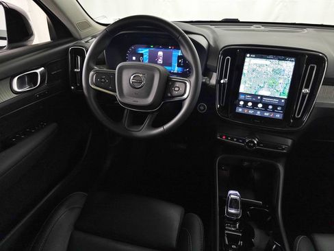 Used 2024 Volvo XC40 B5 Plus w/ Climate Package AWD/4WD image 18