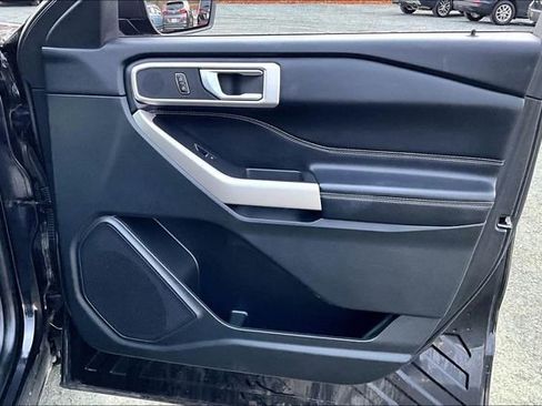 Used 2022 Ford Explorer XLT w/ Equipment Group 202A image 21