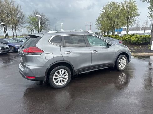 Used 2018 Nissan Rogue SV image 15