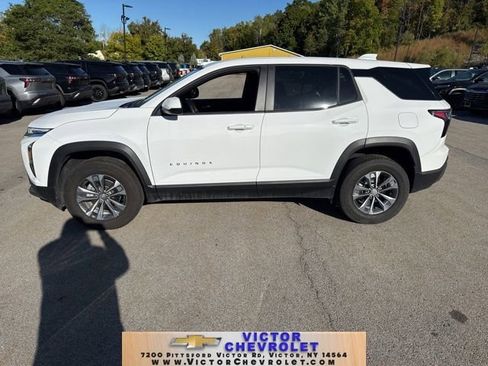 New 2025 Chevrolet Equinox LT image 2