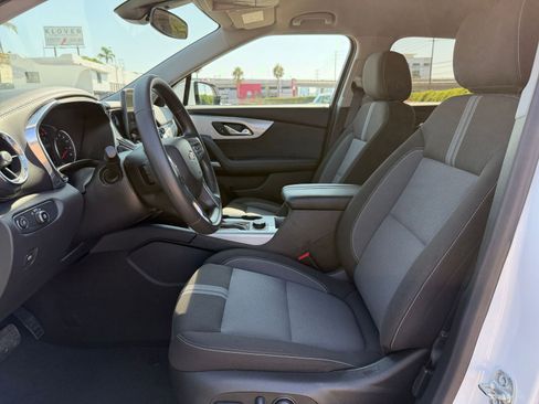Used 2025 Chevrolet Blazer LT image 27