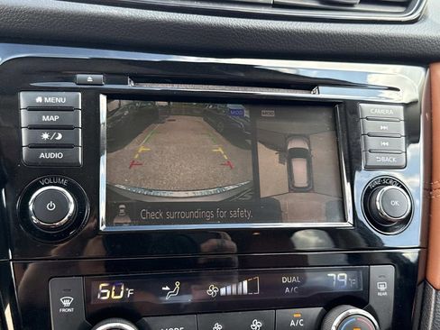 Used 2018 Nissan Rogue SL w/ Premium Package FWD image 25