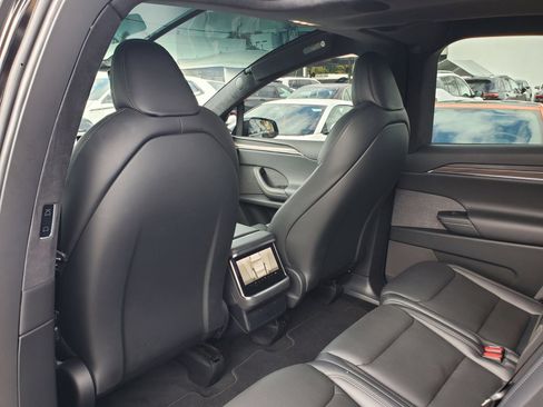 Used 2023 Tesla Model X AWD/4WD image 10