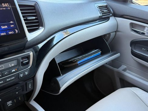Used 2017 Honda Pilot Touring image 60