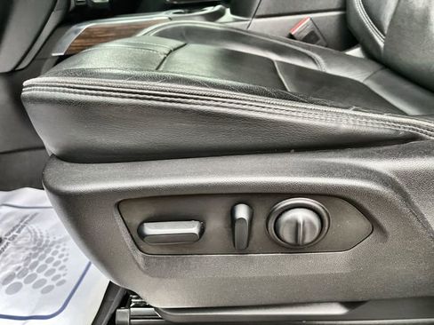 Used 2020 Chevrolet Silverado 2500 High Country w/ Technology Package image 16