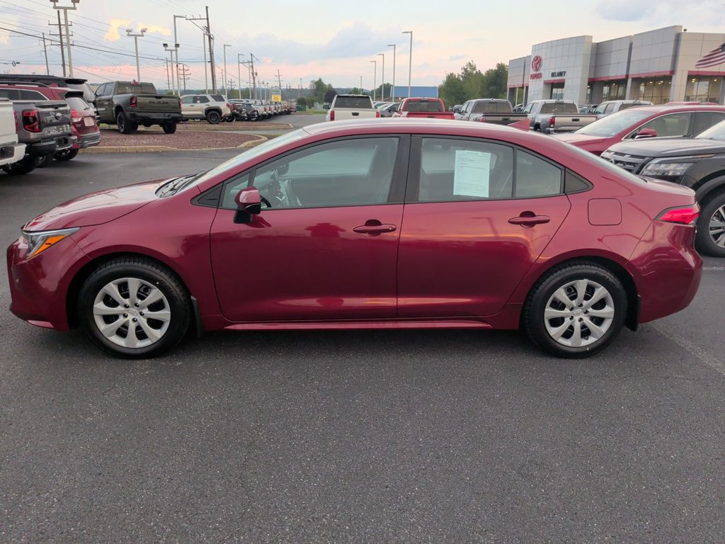 Used 2022 Toyota Corolla LE FWD image 5