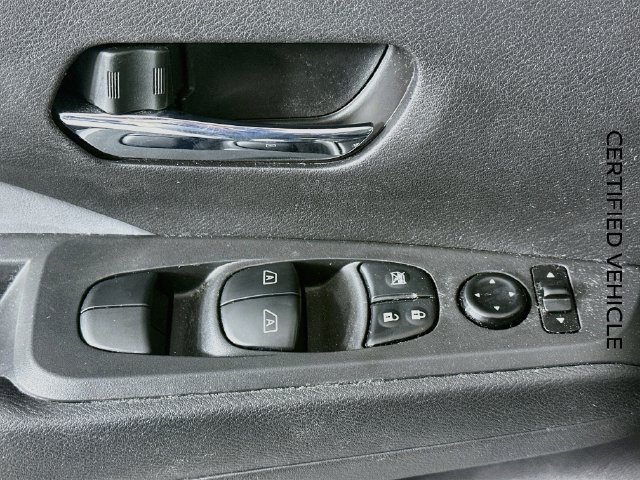 Certified 2023 Nissan Kicks SR w/ SR Premium Package FWD image 11
