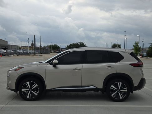 Used 2021 Nissan Rogue Platinum FWD image 7