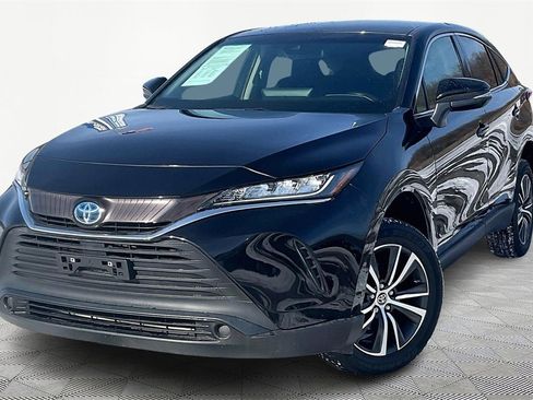 Used 2022 Toyota Venza LE image 1