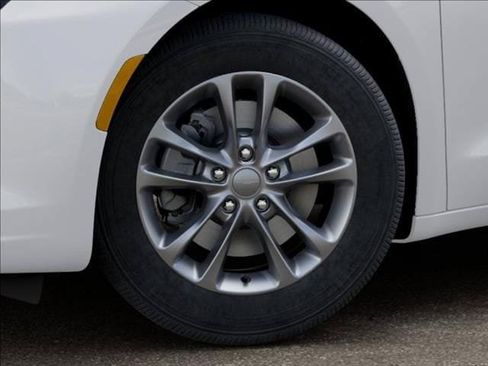New 2027 Chrysler Pacifica Select w/ Family Tech Group AWD/4WD image 8