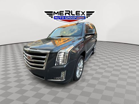 Used 2020 Cadillac Escalade Luxury AWD/4WD image 3