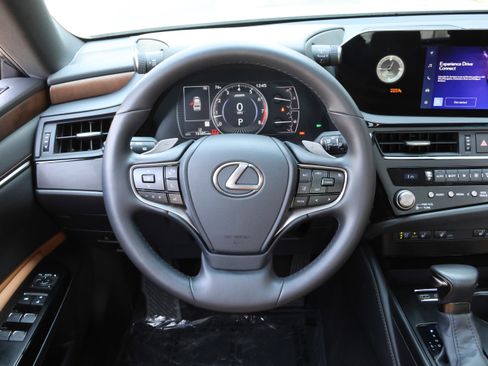 Certified 2025 Lexus ES 350 w/ Premium Package image 16