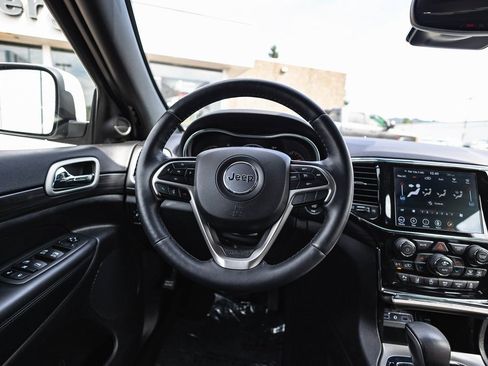Used 2022 Jeep Grand Cherokee Laredo X image 24