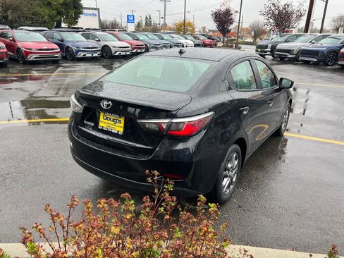 Used 2020 Toyota Yaris LE image 5