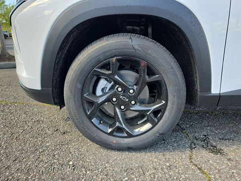 New 2026 Chevrolet Trax LT w/ Driver Confidence Package FWD image 34
