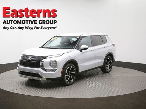 Used 2024 Mitsubishi Outlander SE image 56