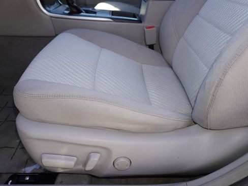 Used 2017 Toyota Camry LE FWD image 12