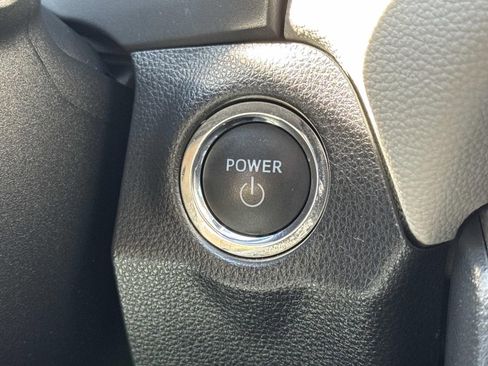 Used 2023 Toyota RAV4 XLE AWD/4WD image 15
