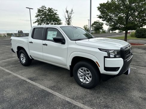 Certified 2025 Nissan Frontier S image 3