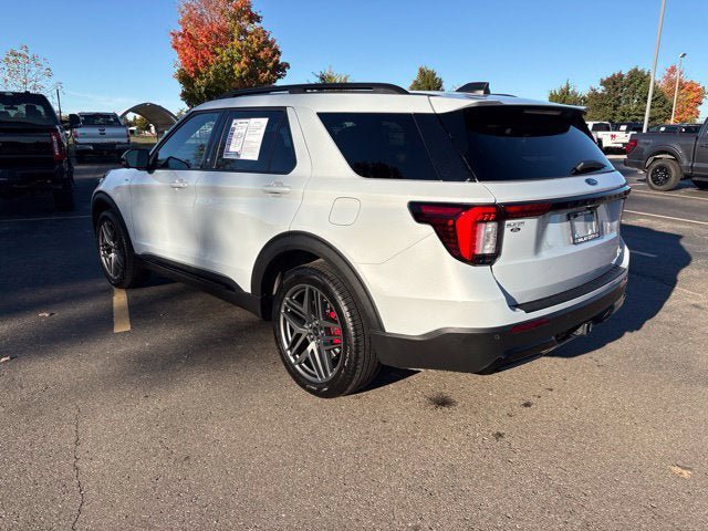Used 2026 Ford Explorer ST-Line w/ ST-Line Street Pack AWD/4WD image 16