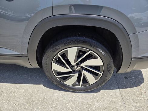 Used 2025 Volkswagen Atlas SE AWD/4WD image 26