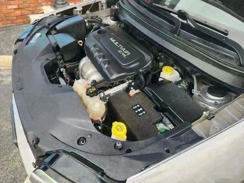 Used 2019 Jeep Cherokee Limited FWD image 48