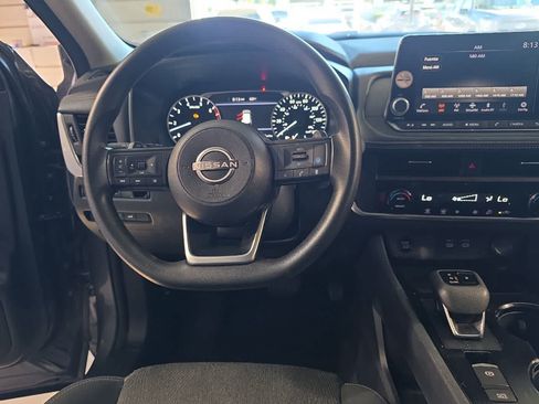 Used 2024 Nissan Rogue SV FWD image 16