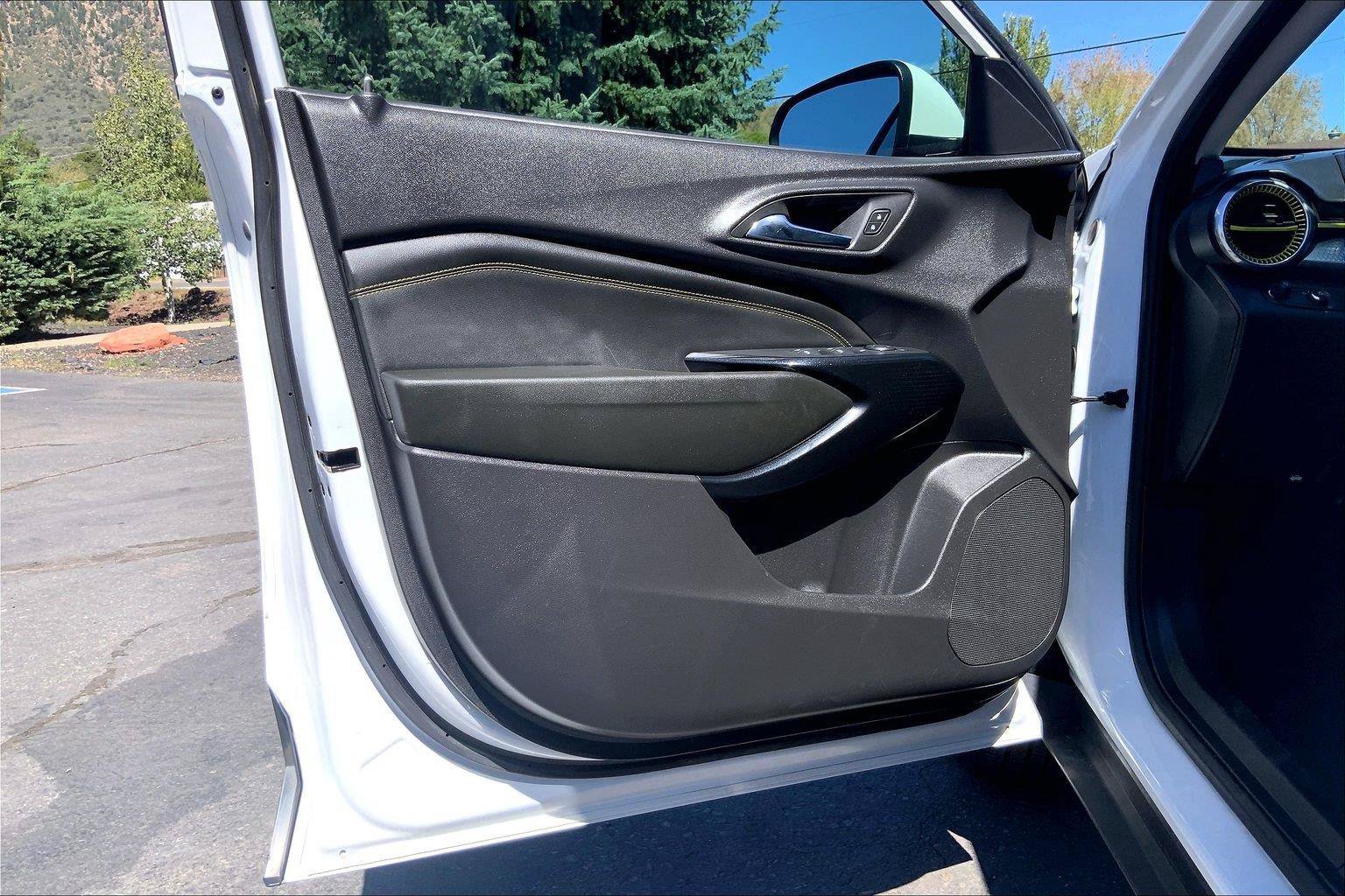 Used 2026 Chevrolet Trax LT FWD image 23