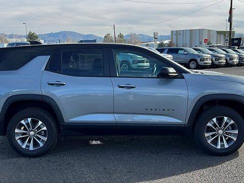 New 2026 Chevrolet Equinox LT w/ Convenience Package II image 4