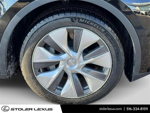 Used 2023 Tesla Model Y Long Range image 9