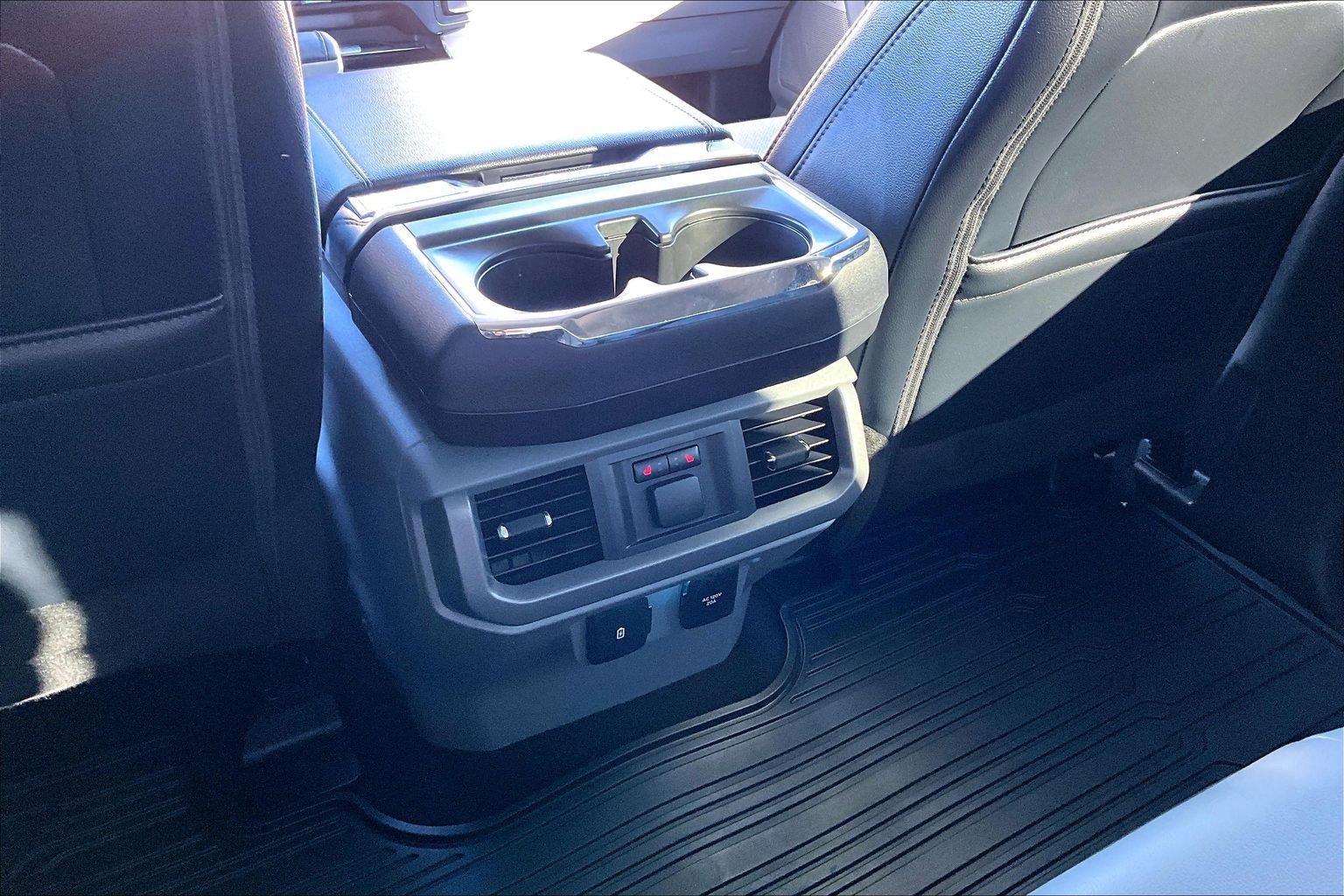 Used 2025 Ford F150 Lariat w/ Equipment Group 502A High AWD/4WD image 11