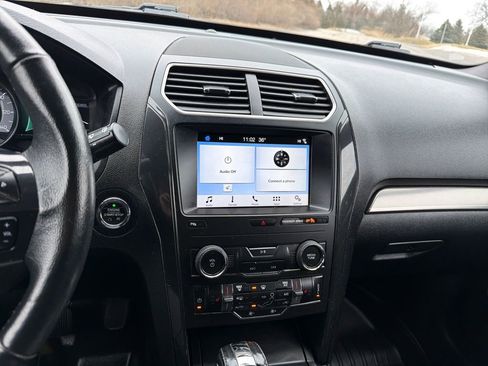Used 2018 Ford Explorer XLT w/ Equipment Group 202A image 17