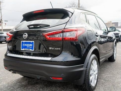 Used 2022 Nissan Rogue Sport SV w/ Technology Package image 6