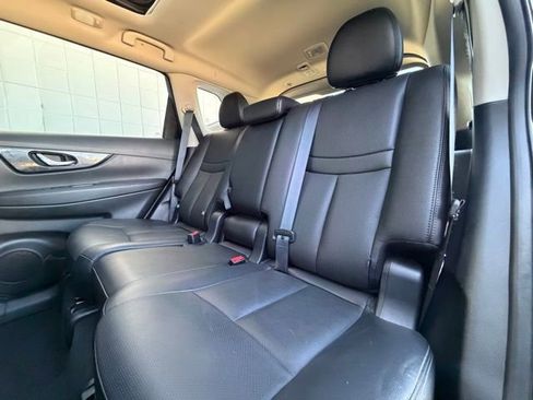 Used 2017 Nissan Rogue SL w/ SL Premium Package image 35