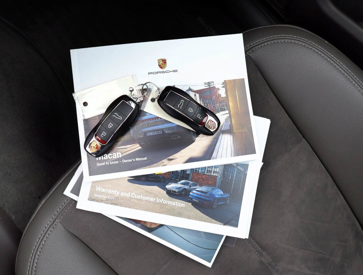 Used 2021 Porsche Macan AWD/4WD image 28