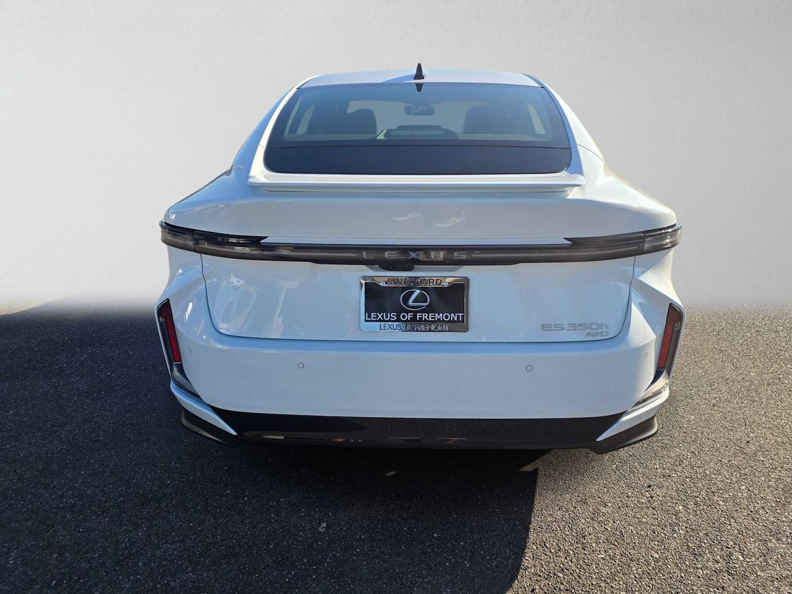 New 2026 Lexus ES 350h AWD image 4