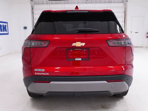 Used 2026 Chevrolet Equinox LT w/ LPO, Floor Liner Package FWD image 29